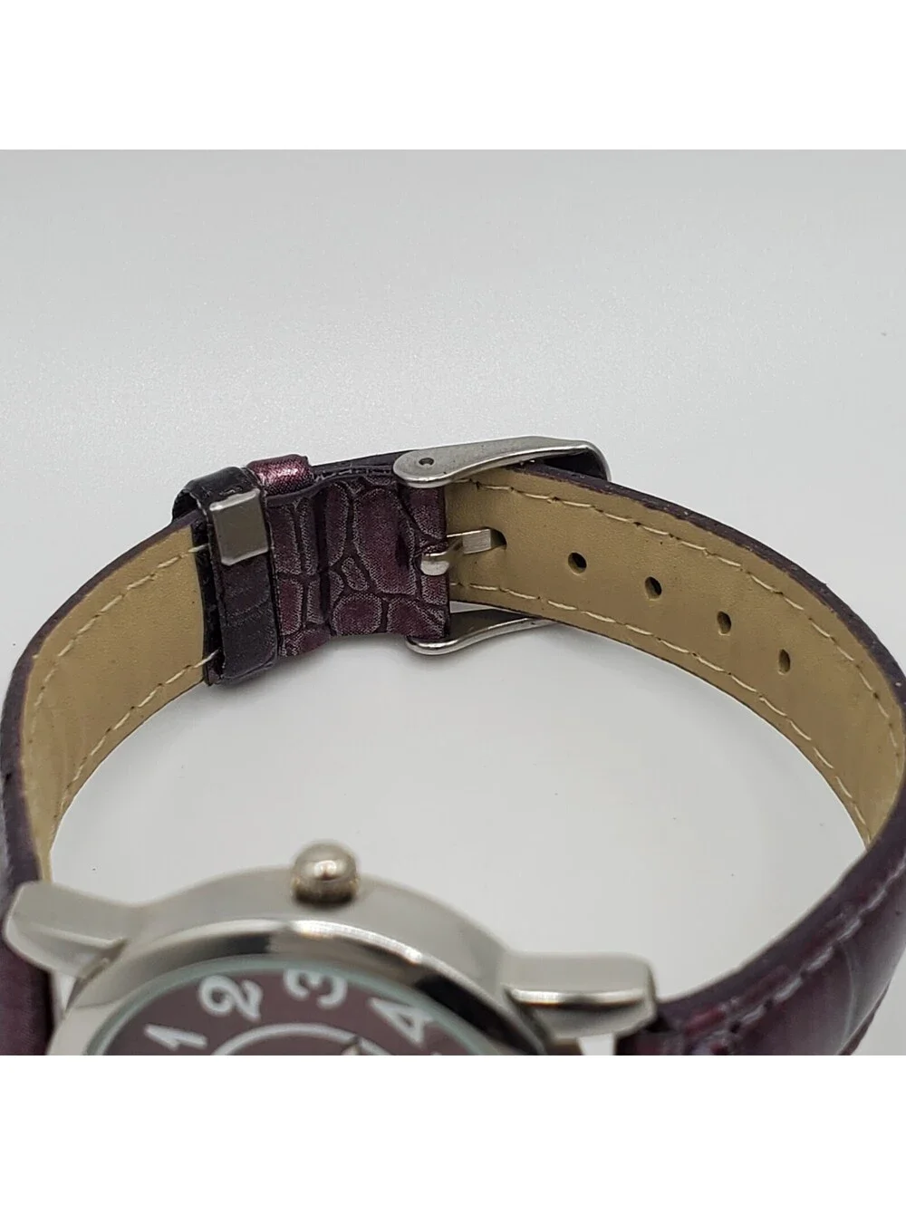 Purple Quartz Womens Watch 30mm Silver Tone Purple Band New Battery